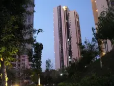 江南新区顶跃,上下5层业主精装修花了100多万,