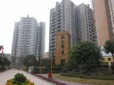 人民广场 永川水木年华四房56万