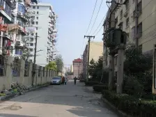 标准地铁,理想化大三房,低楼层,价格可谈.