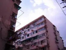 近地铁,带露台,采光充足,居家装修,非顶楼房,电梯房,南北通透