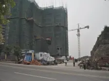 近西站 近轻轨 精装三房 小区环境优美,住家安静。