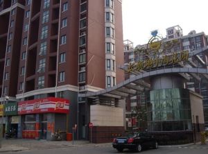 万达商圈长航地中海花园电梯精装三房朝南大车库