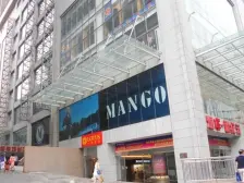 房子采光充足,视野宽阔,全屋精装修实木家具