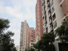 亲绿楼层,挨着大门,进出方便,诚心出售