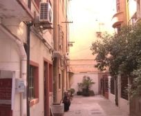 繁华地段,闹中取静,采光充足,得房率高