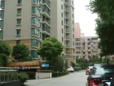 稀南北通三房一楼带花园诚意出售停车方