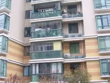 稀南北通三房一楼带花园诚意出售停车方