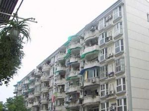 房子格局方正,保养得当,干净整洁,视野采光好