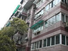 电梯房一梯两户,南北通透!精装修可拎包入住,省去几十W