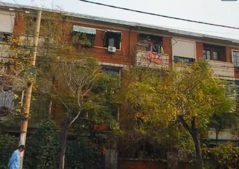 六纬路小区
