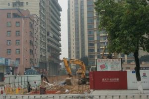 客天下,专梯入户大平层,全新装修诚意出售