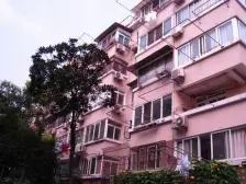三轨交汇虹桥路站,低总价朝南一室户,满五年惟一,看房有钥匙。