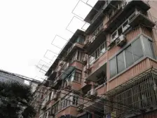 低总价精装三房两厅带小院 阳光和顶楼没区别