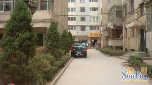 东岗东路拱星墩两室两厅,带电梯简单装修,看房有钥匙