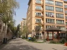 新上四居室电梯房,采光无遮挡,小区可停车,交通方便