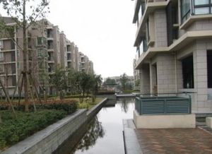 满二年,养老楼层精装自住带两个车位看房方便急售