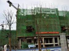 北麓国际城 装修两房 位置安静 朝南采光好 随时看房