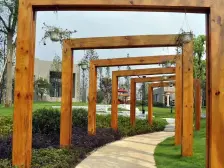 此房属于中间楼层,视野开阔,每个房间都有采光,