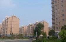 江岸水城 顶楼带阁楼 有露台 各付税