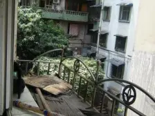 枇杷山公园低总价小户型楼梯房,诚心卖。