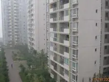 精装房拎包入住 可以租1300一个月