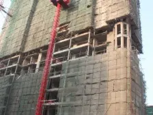 地铁口 精装修 带车位 拧包入住