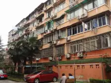 总价低原始三房。视野好地铁沿线,地段优越,配套完善