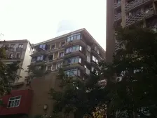 解放碑 平上1楼 户型方正 采光好