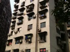 解放碑大井巷精装电梯一室一厅拎包入住