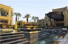 万濠华府 品质小区 纯毛坯 三室 诚心出售