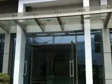 此房东南朝向高楼层,可看江,临9号线,保养新