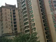 门口地铁公交,交通便利,朝向好