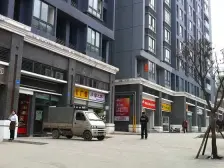 沙坪坝区,杨公桥,精装三房急售,业主安心卖,楼下就是轻轨站