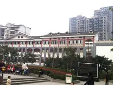 户型方正 位置好 朝向安静 家具家电齐全 拎包入住