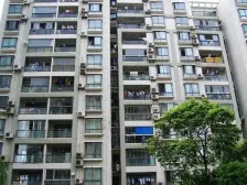 小区自带会所+游泳馆+小区位置优越+35平大花园+近四轨交