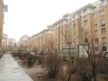 湾里东 南北通透2室 步梯中层