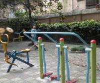 出门新华路·香花桥小区·一梯三户,中楼层,两房朝东