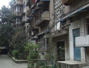 抚琴西南路4号3室1厅南