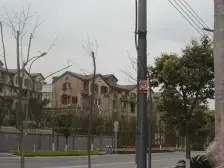 精装双卫,家具家电齐全,业主诚心出售,出行便利。