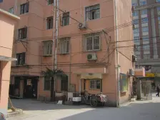 2/15地铁口,中间楼层,位置安静,边套全明,八大商场