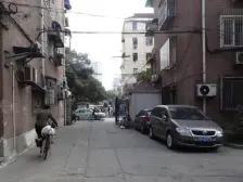 地铁口三房,诚心出售