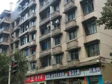 电梯安静大四房 户型方正采光足 诚心出售