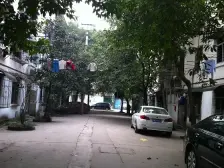 100万买小龙坎轻轨站户型方正大三房