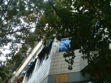 平上4楼 楼梯房 出行方便 户型好采光好,出行方便