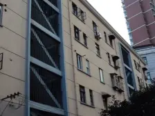 长宁内环中山公园板块,交通2-3-4号线,地理位置好。