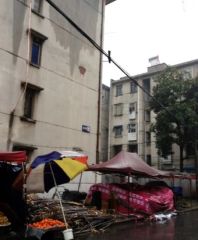 本小区未改造,楼层好,两房朝南,房东诚心出售,