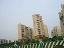 房东置换诚意售,看中价好谈,电梯高层采光刺眼,视野开阔