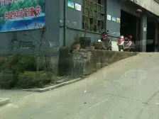 房屋价格便宜,出入方便,楼下公交车,菜市场,.