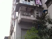 户型介绍:此房是一个标准的大套二