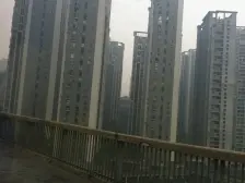 朝西南,朝中庭,可看江,视野好,清水房